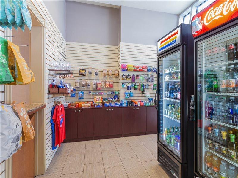 Wyndham Garden Downtown 3*