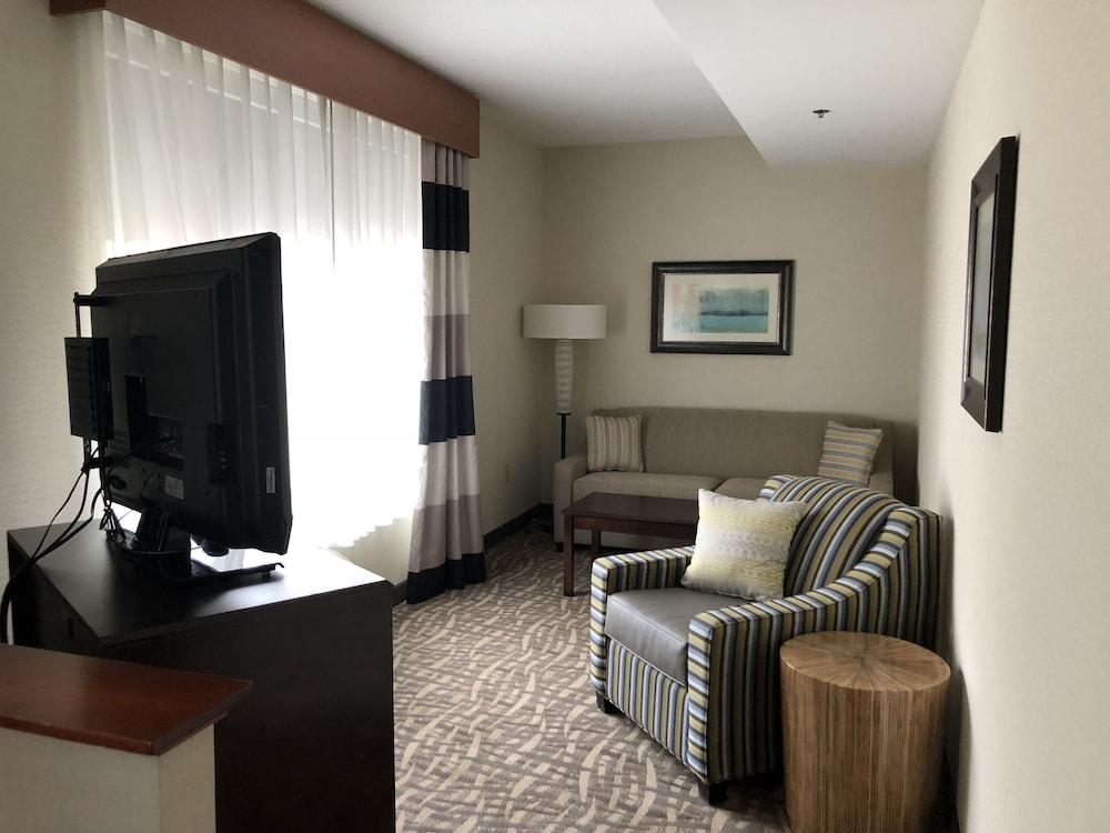 Wyndham Garden Downtown Hotel