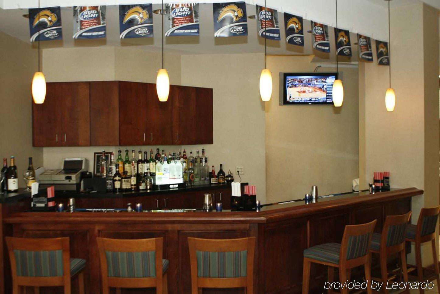 Wyndham Garden Downtown 3*