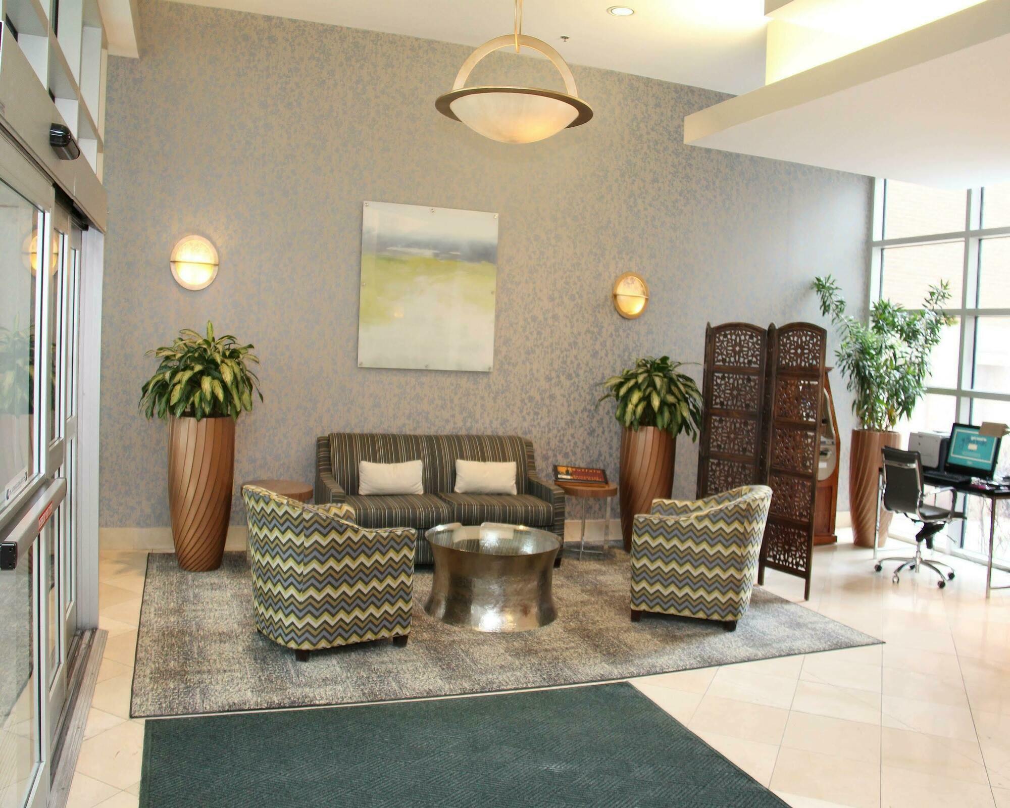 Wyndham Garden Downtown Hotel 3*